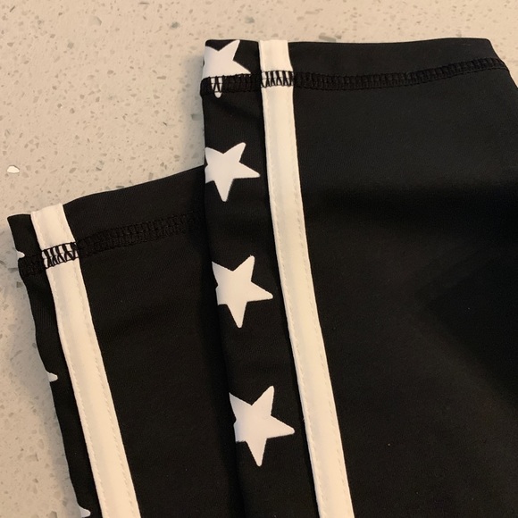 Monochrome Star ⭐️ Print Leggings - Picture 7 of 8